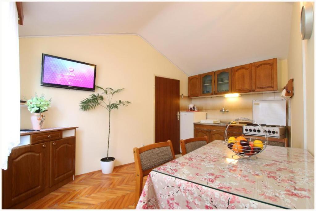 Apartment Josip Primosten Exterior photo